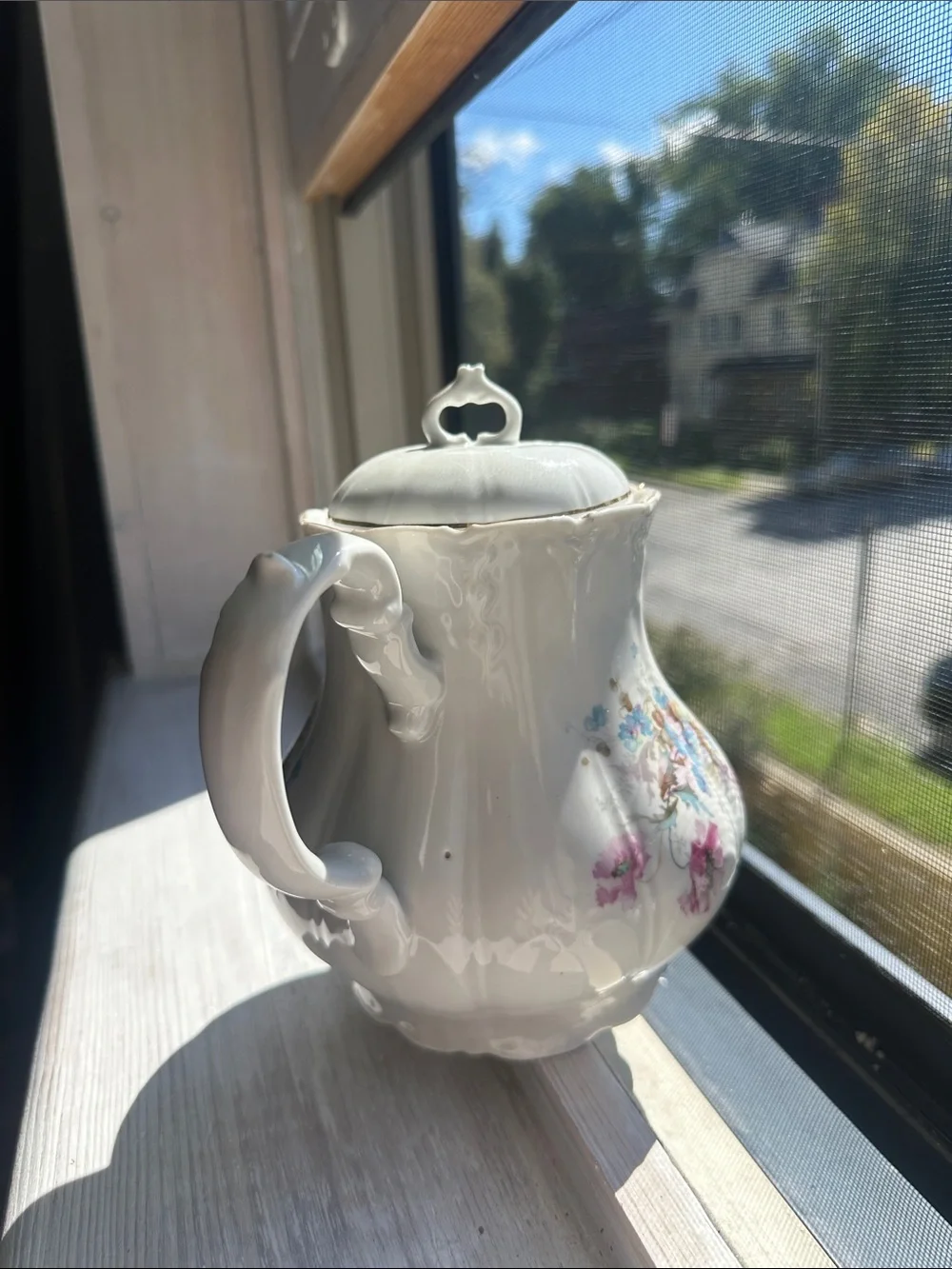 White Floral Vintage Teapot